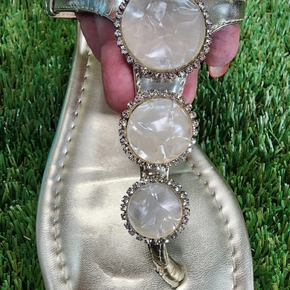 MARC FISHER - Gold Thong Sandals w/Mother of Pearl Design in Excellent Condition - Picture 2 of 5